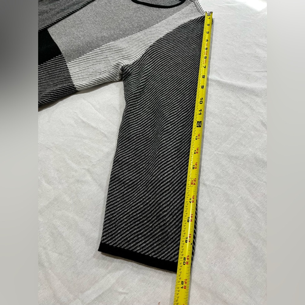 Anne Klein Black and Gray Knit Top - Picture 7 of 8